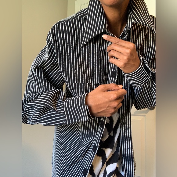 Black and white shirt - Picture 3 of 4